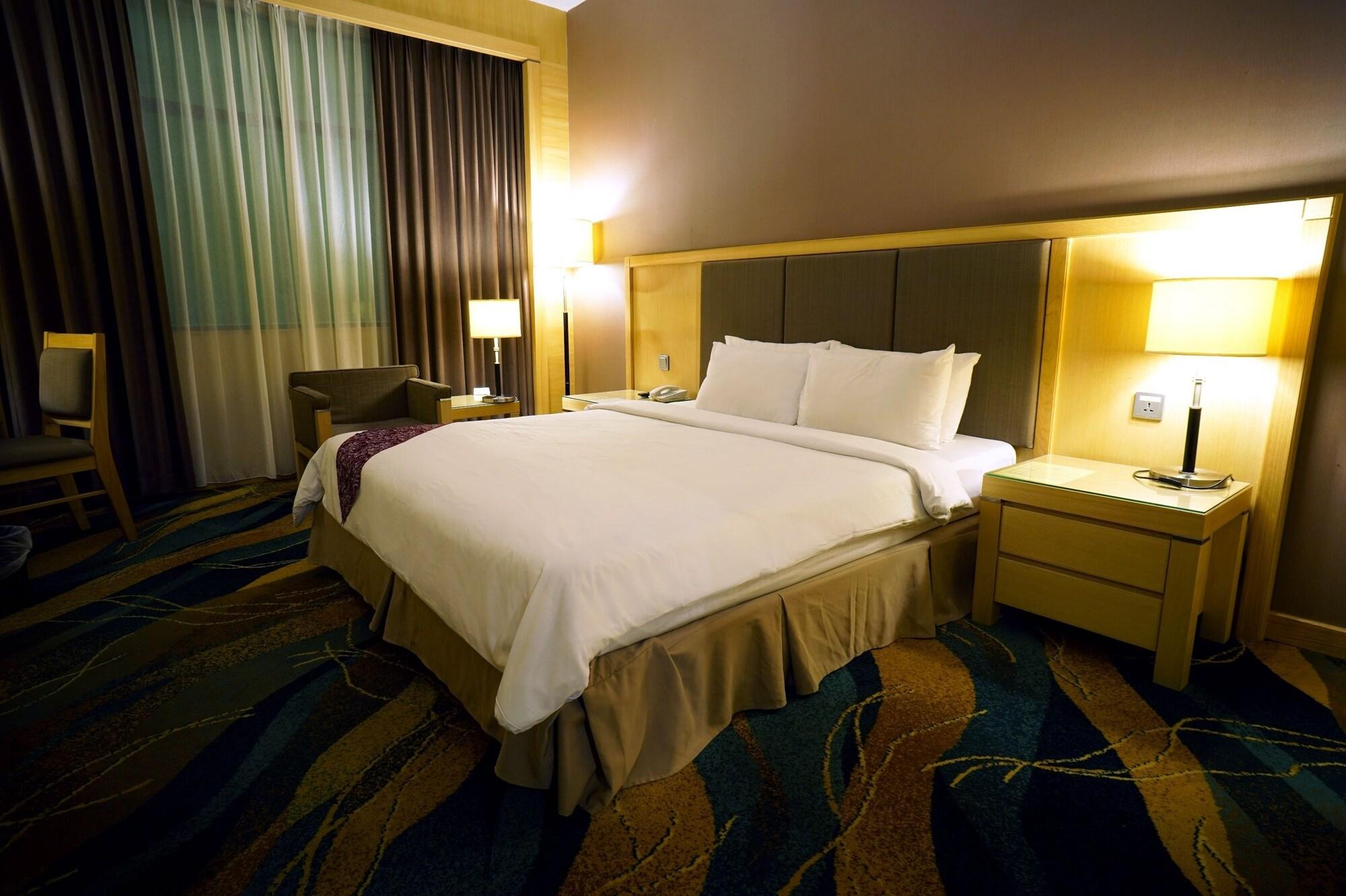 Imperial Palace Hotel Miri Eksteriør bilde