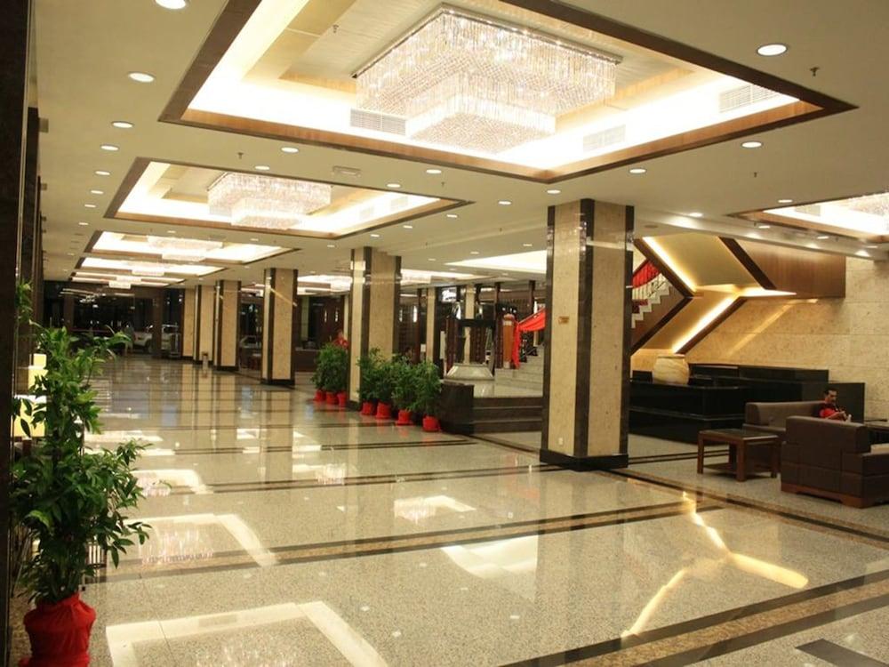 Imperial Palace Hotel Miri Eksteriør bilde