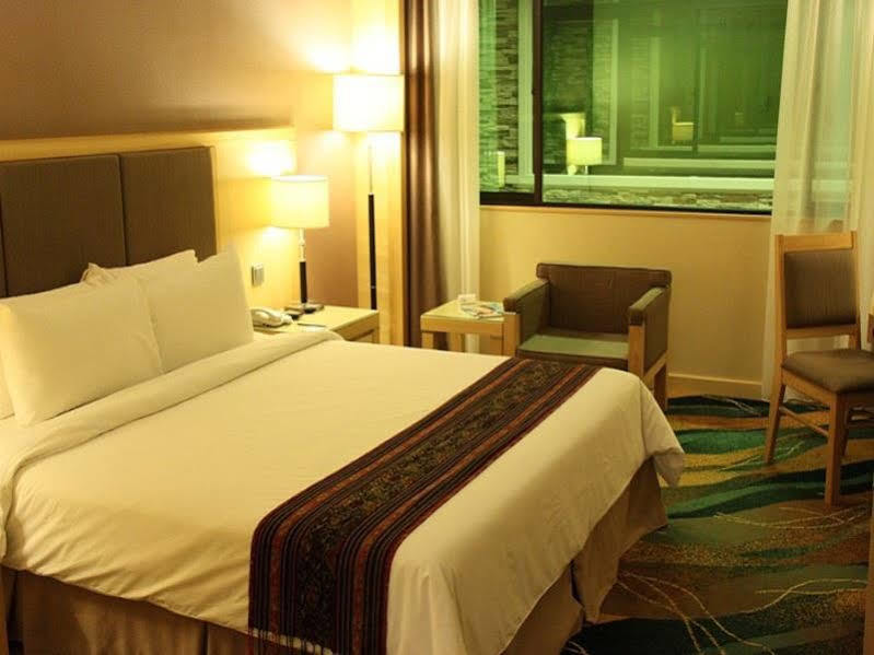 Imperial Palace Hotel Miri Eksteriør bilde